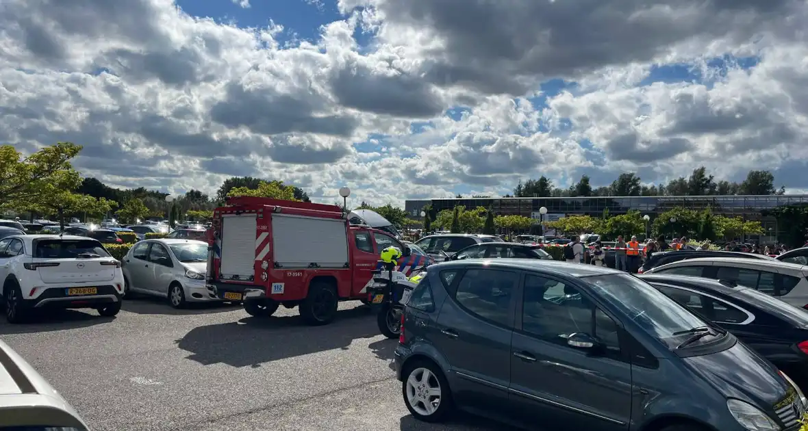 Grote ravage op parkeerplaats tuincentrum - Foto 6