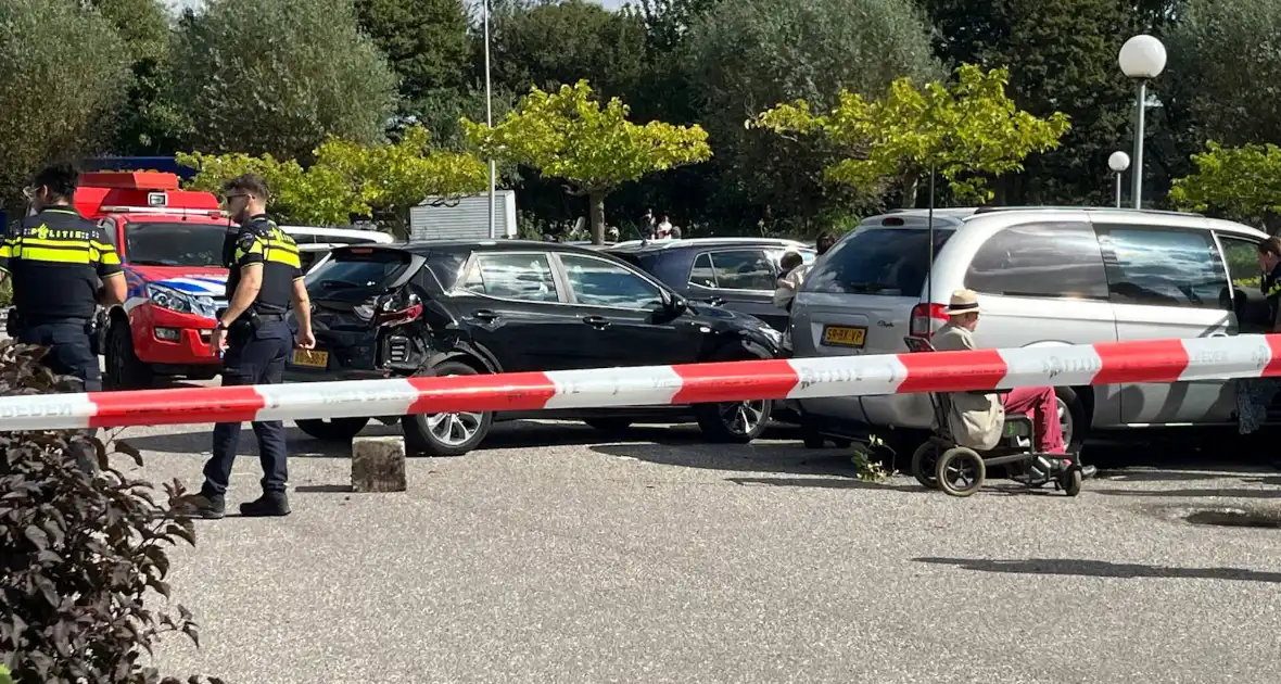 Grote ravage op parkeerplaats tuincentrum - Foto 7