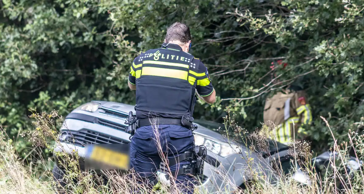 Automobilist verlaat plaats ongeval na aanrijding - Foto 1