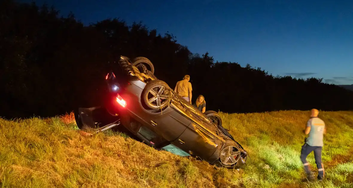 Dronken bestuurder crasht op afrit - Foto 1