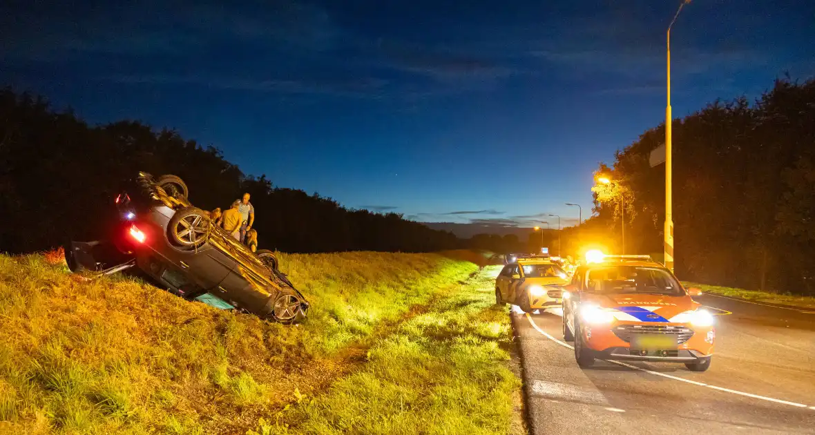 Dronken bestuurder crasht op afrit - Foto 3