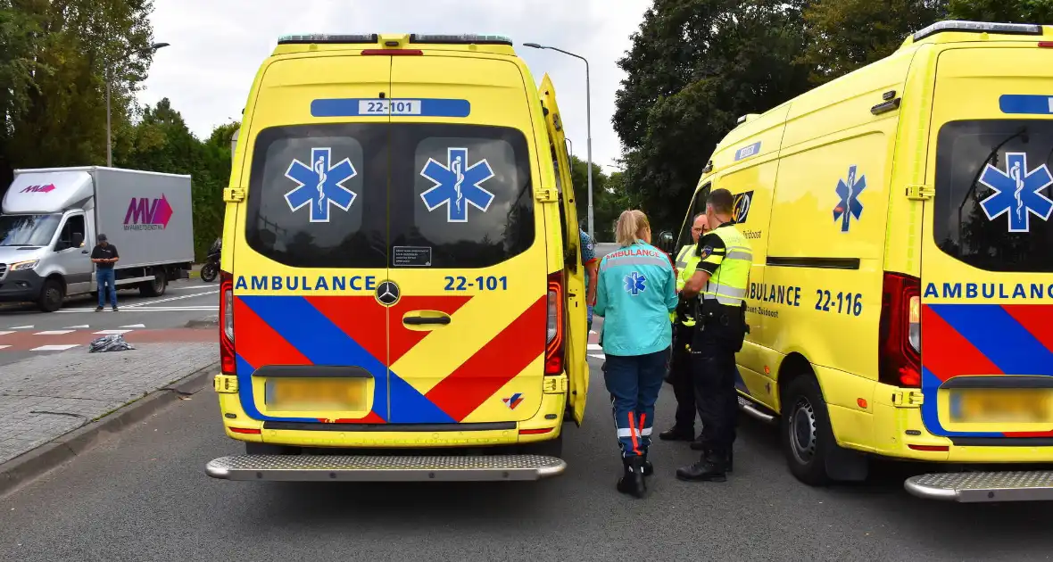 Stationwagen en bestelbus fiks beschadigd bij aanrijding - Foto 3