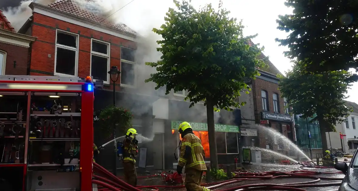 Veel rookontwikkeling bij brand in winkel