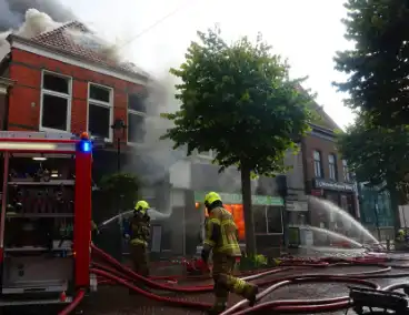 Veel rookontwikkeling bij brand in winkel