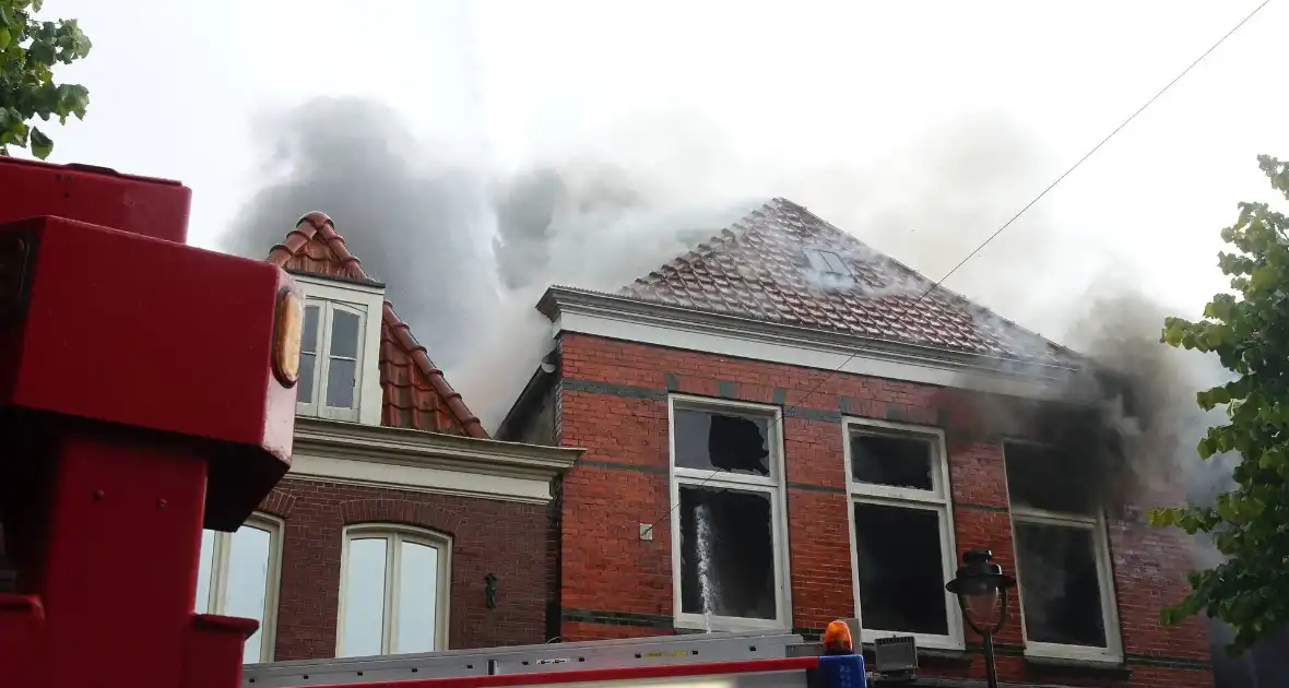 Veel rookontwikkeling bij brand in winkel - Foto 4