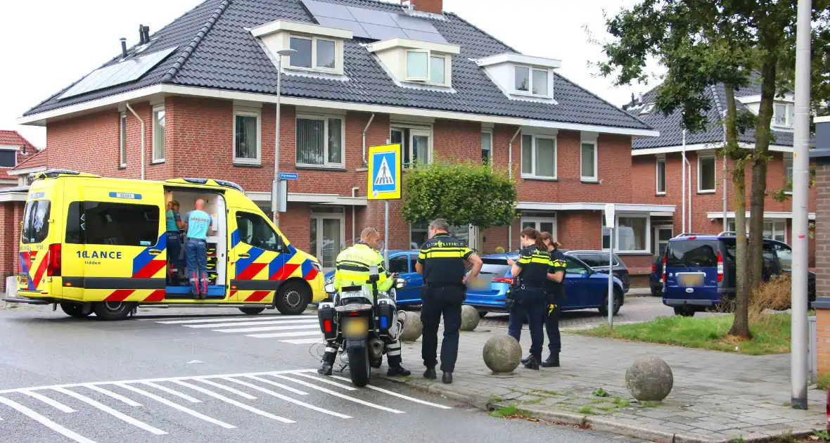 Fietser gewond naar ziekenhuis