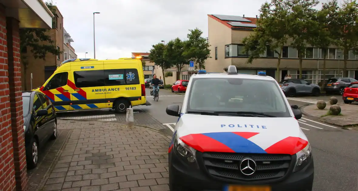 Fietser gewond naar ziekenhuis - Foto 3