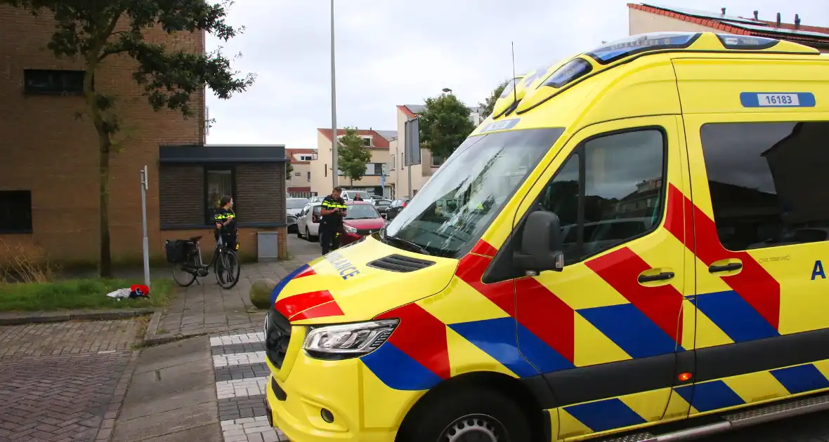 Fietser gewond naar ziekenhuis - Foto 5