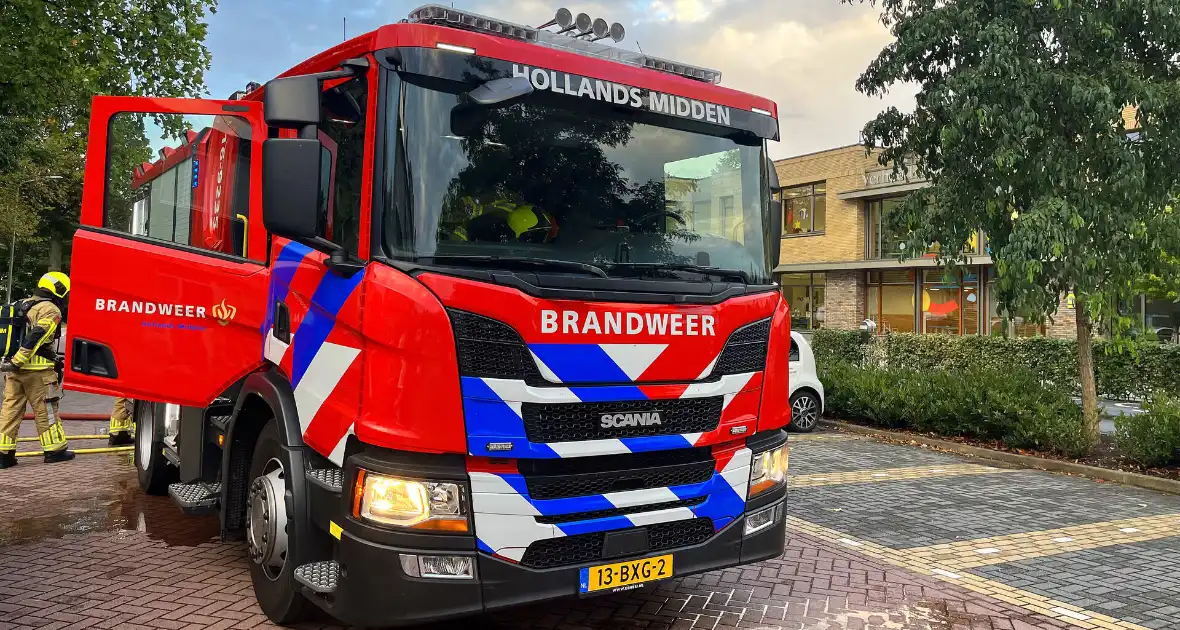 Motor volledig verwoest door brand - Foto 6