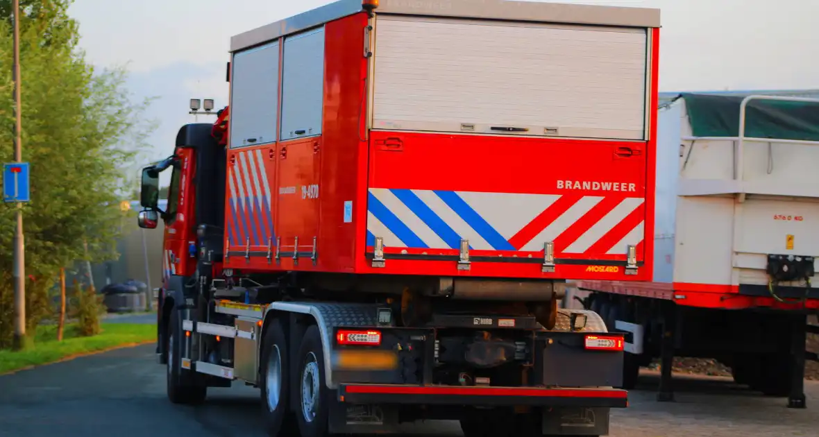 Hulpdiensten Ingezet voor Incident op binnenvaartschip - Foto 2