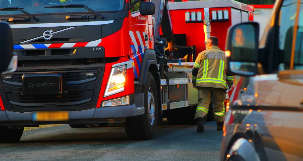 Hulpdiensten Ingezet voor Incident op binnenvaartschip - Foto 4