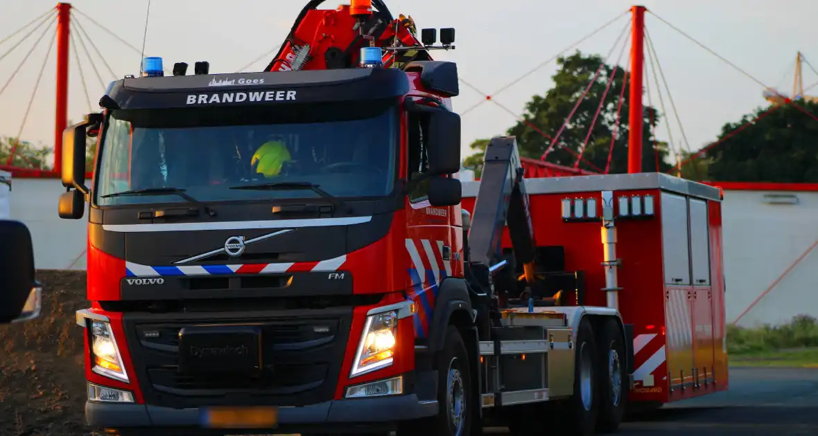 Hulpdiensten Ingezet voor Incident op binnenvaartschip - Foto 5