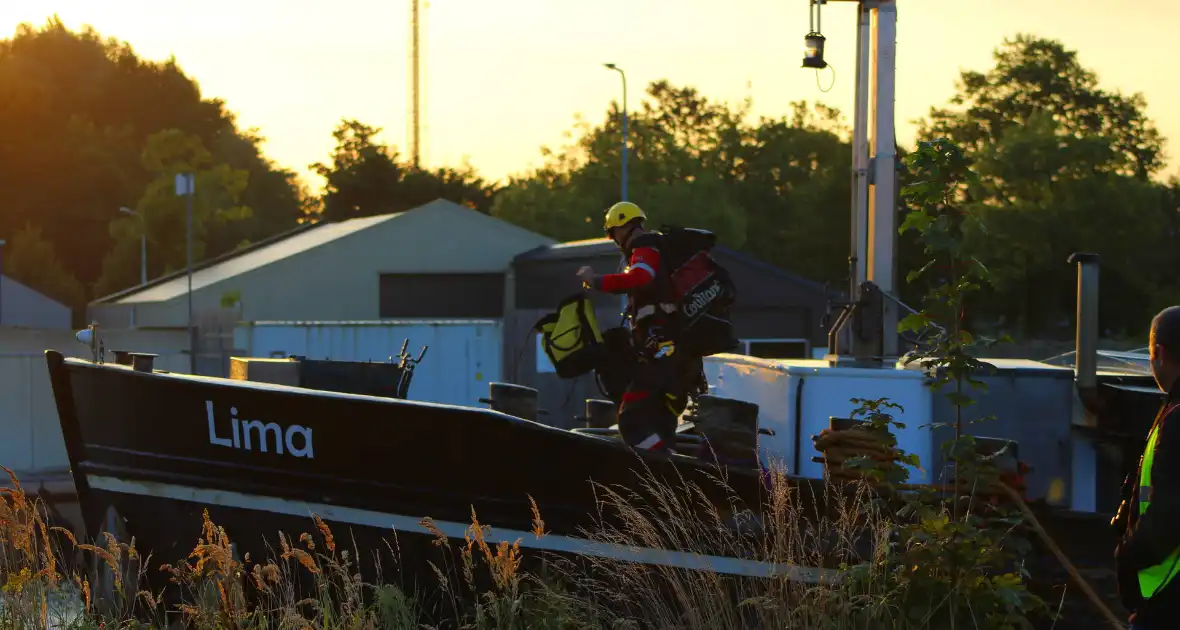 Hulpdiensten Ingezet voor Incident op binnenvaartschip - Foto 7