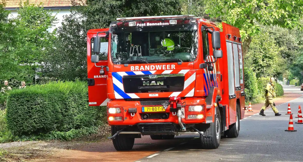 Brandweer en nutsbedrijf onderzoeken gaslek in woning - Foto 4