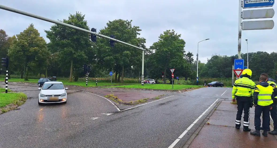 Ernstig verkeersongeval tussen auto en fietser - Foto 1