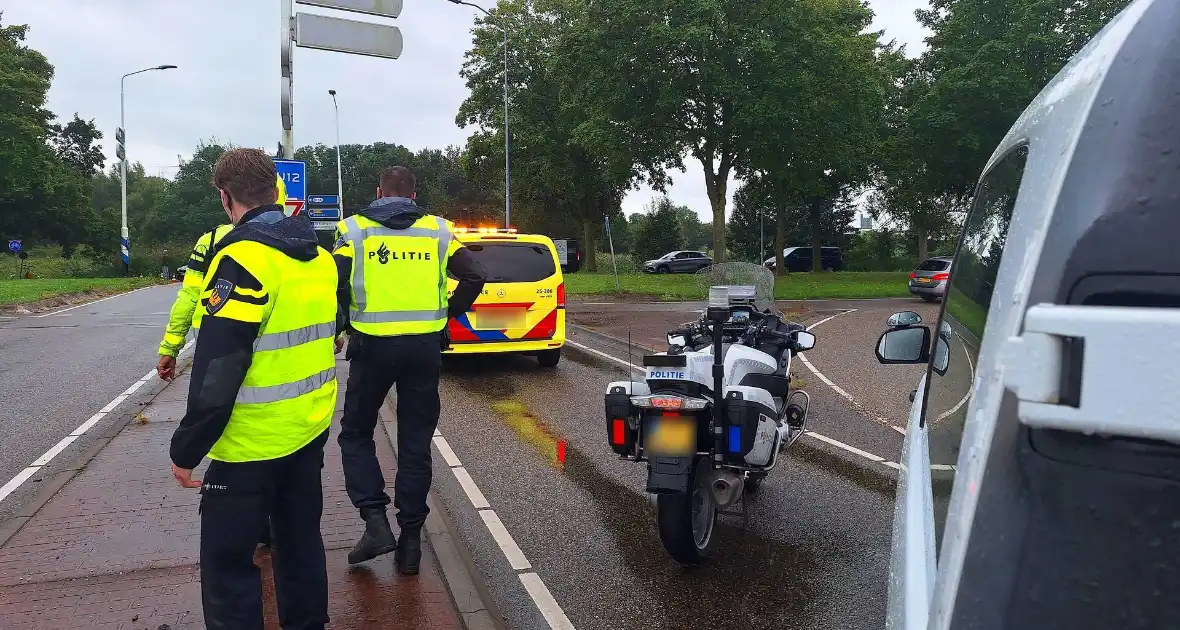 Ernstig verkeersongeval tussen auto en fietser - Foto 2