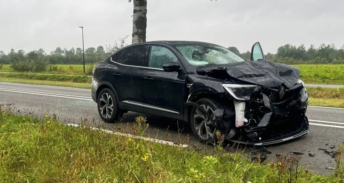 Gewonden en auto zwaar beschadigd bij kettingbotsing - Foto 5