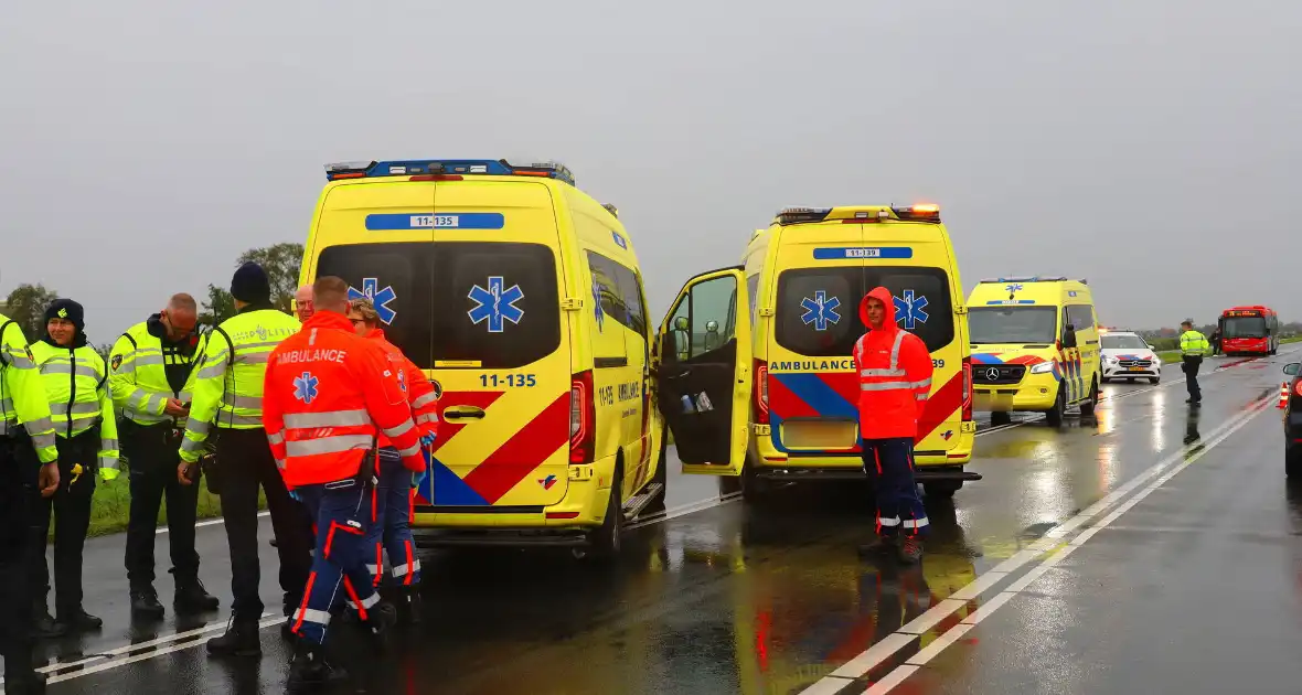 Omstanders verrichten heldendaad en redden te water geraakte automobilist - Foto 7