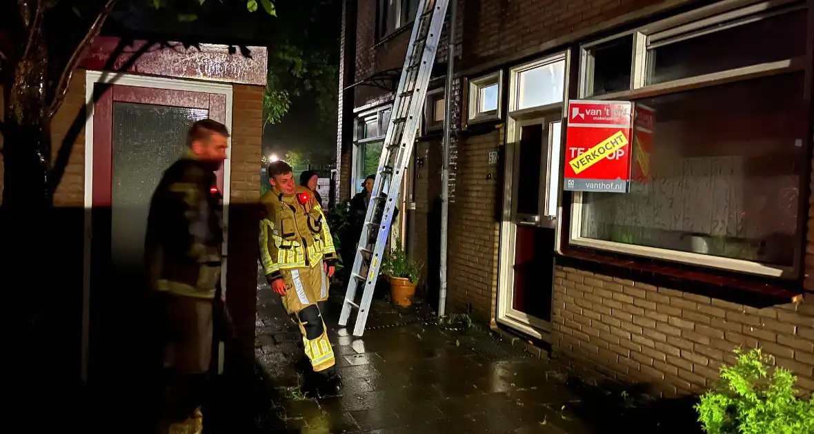 Slaapkamer vol met regenwater