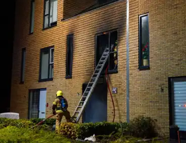 Buurtbewoners geëvacueerd wegens uitslaande brand