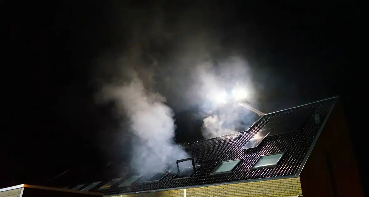 Buurtbewoners geëvacueerd wegens uitslaande brand - Foto 3