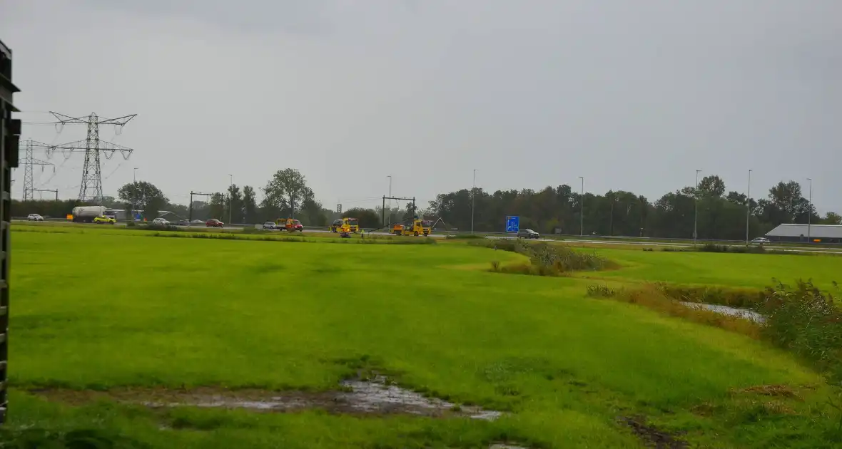 Verkeersongeluk met meerdere voertuigen - Foto 1