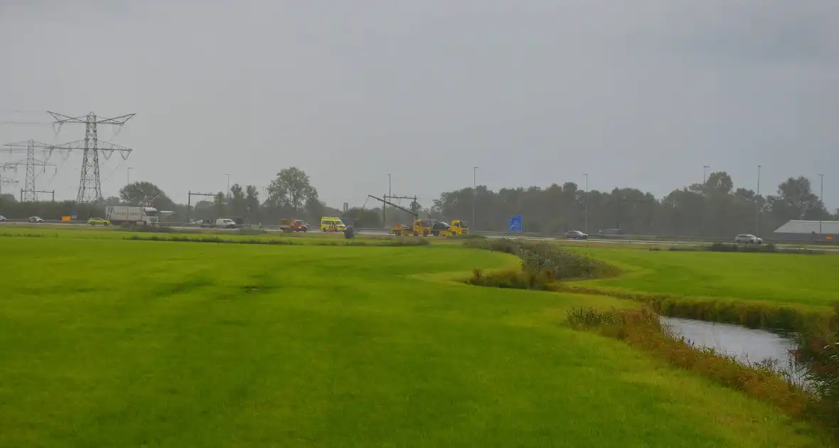 Verkeersongeluk met meerdere voertuigen - Foto 2