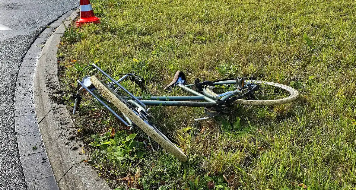 Wederom fietser aangereden op rotonde - Foto 5