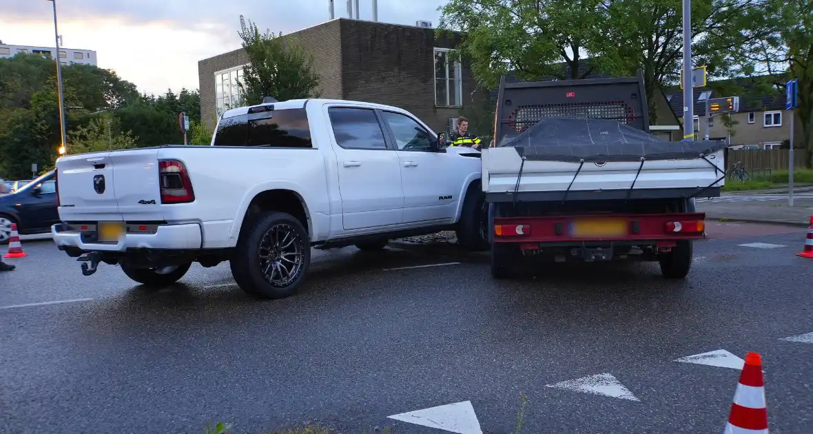 Bestelbus en 4x4 betrokken bij ongeval - Foto 2