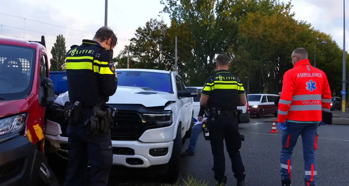 Bestelbus en 4x4 betrokken bij ongeval - Foto 5