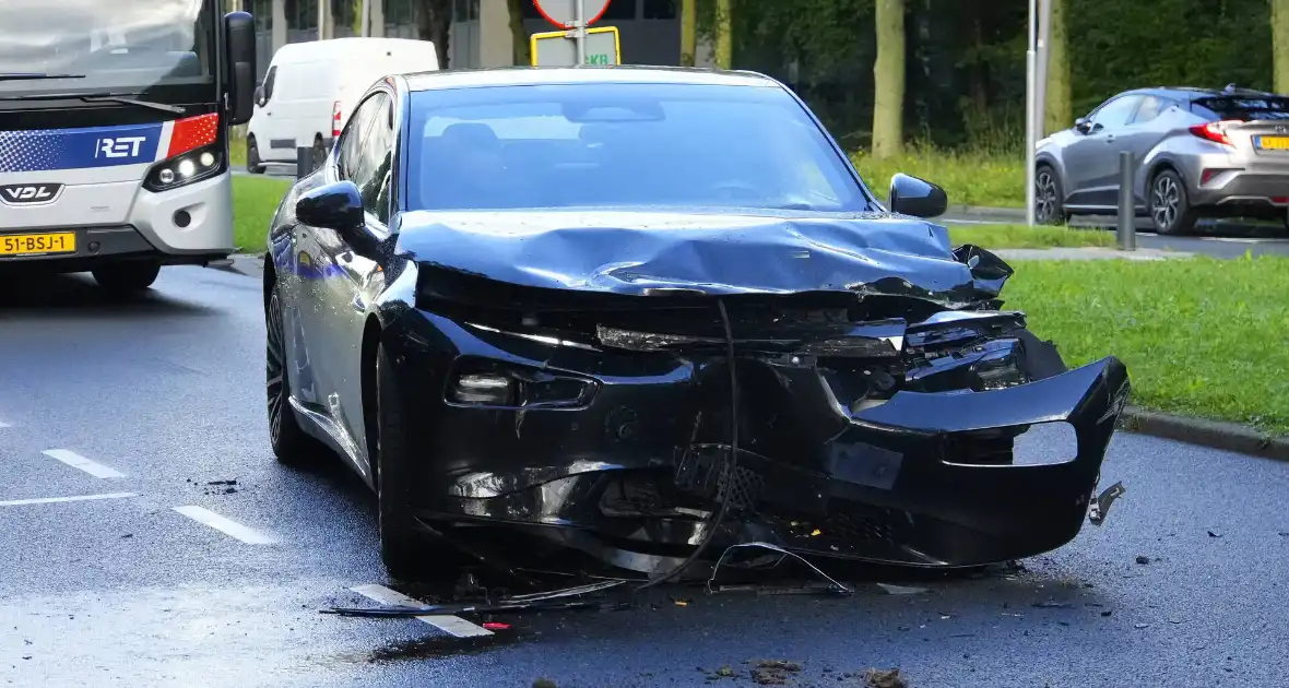 Taxichauffeur gewond bij botsing met graafmachine - Foto 7