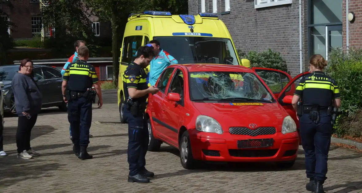 Voorruit gebarsten bij aanrijding met fietser - Foto 6