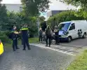 Scholiere en bestelbus met elkaar in botsing