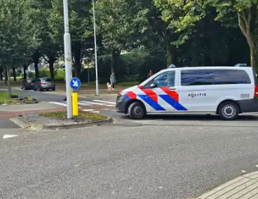 Weer is het raak op een rotonde fietsster aangereden