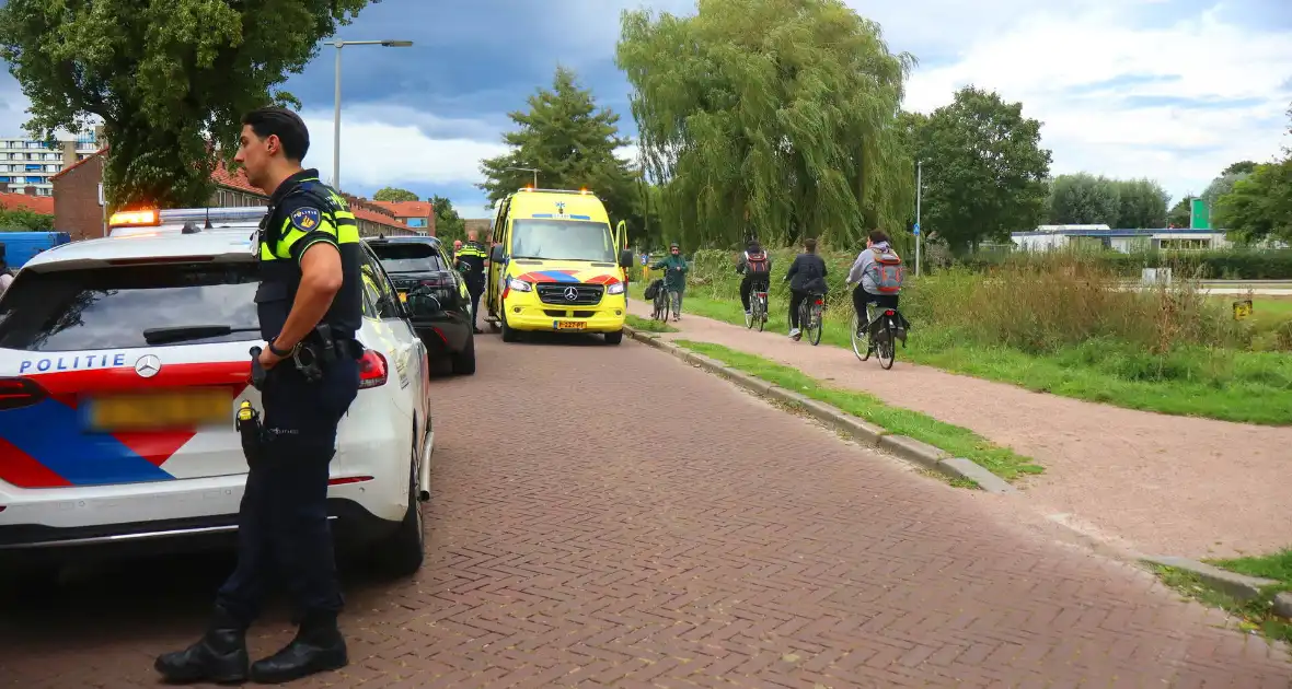 Moeder en kind op bakfiets in botsing met personenauto - Foto 5