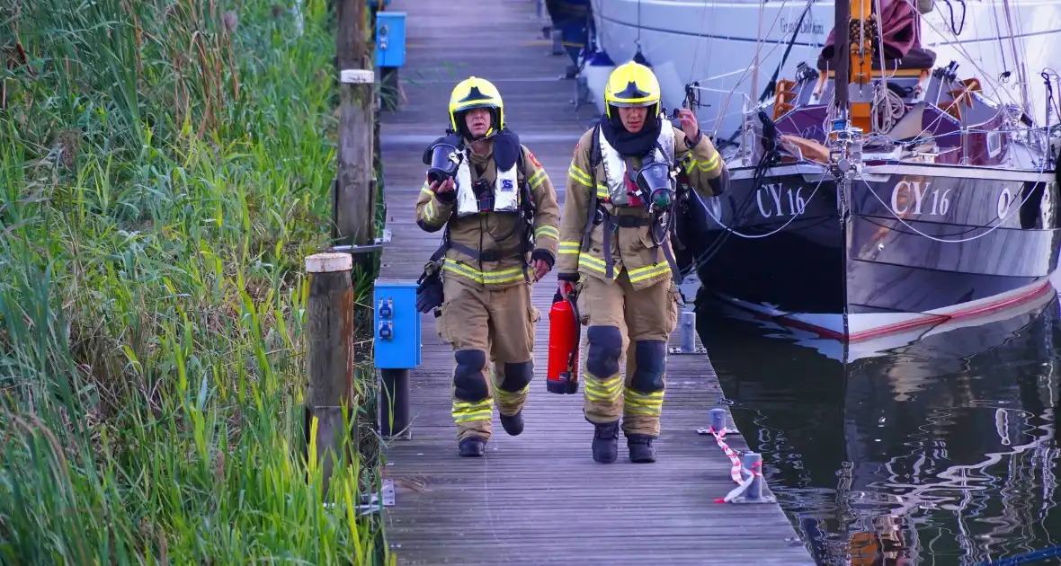 Brandweer ingezet door rookontwikkeling op plezierjacht - Foto 3