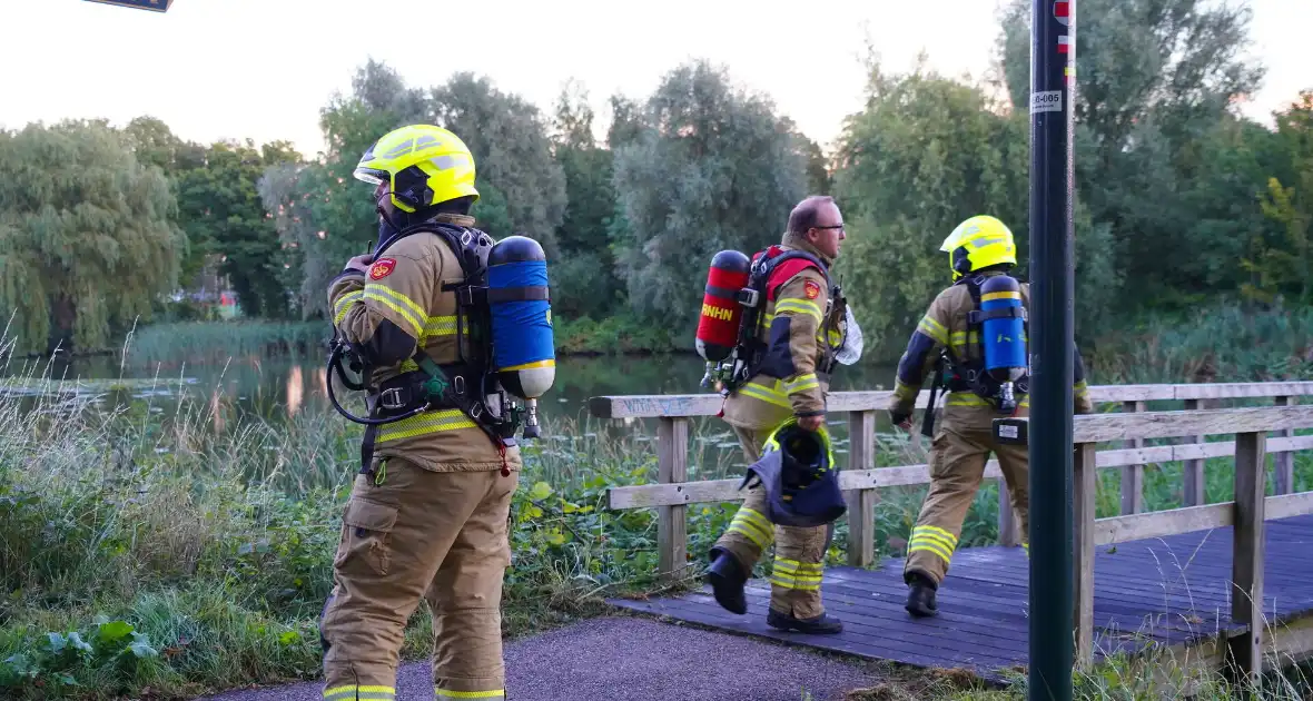 Brandweer ingezet door rookontwikkeling op plezierjacht - Foto 7