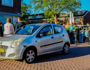 Oudere man met fiets aangereden door personenautoo