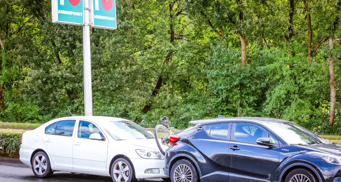 Fiets geplet bij kop-staart botsing - Foto 2