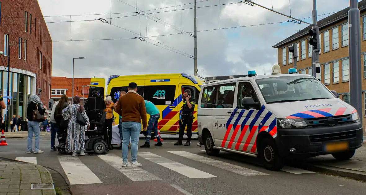 Persoon op fatbike rijdt door na aanrijden scootmobiel