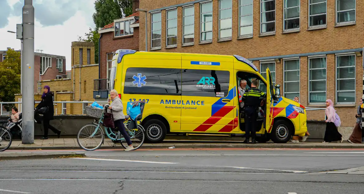 Persoon op fatbike rijdt door na aanrijden scootmobiel - Foto 3