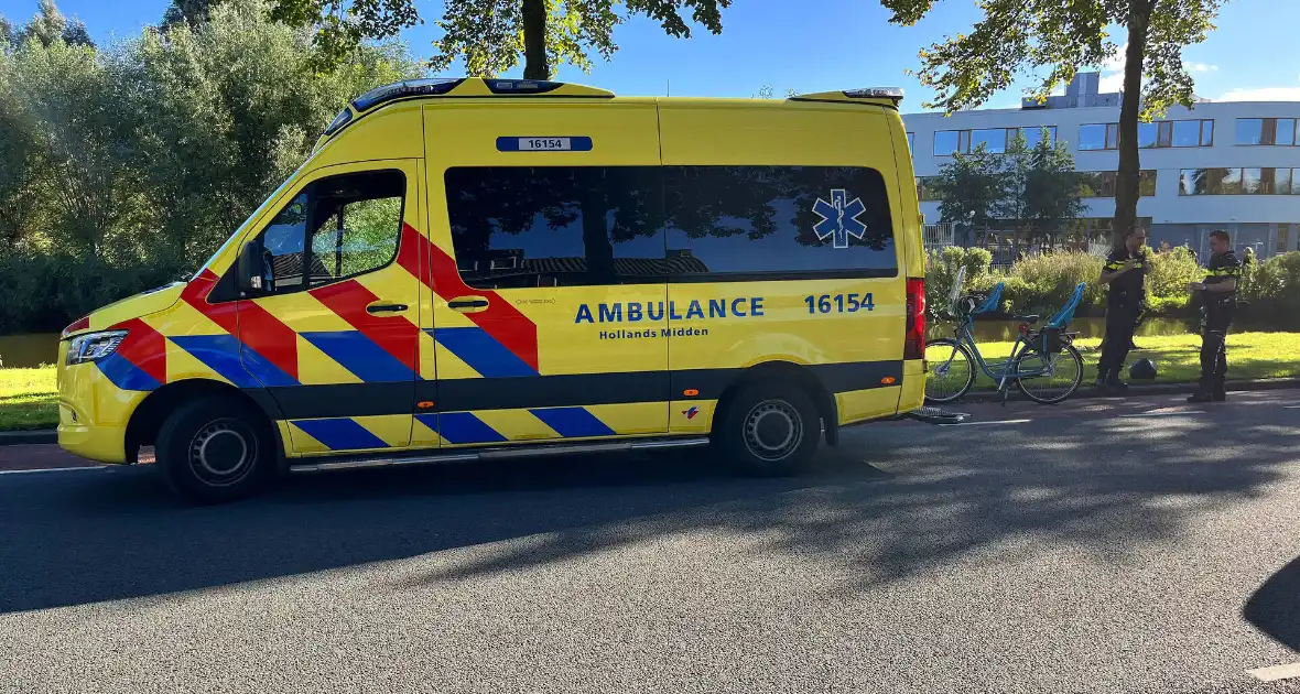 Bezorgscooter en fietser in botsing met elkaar - Foto 6