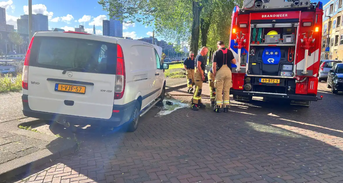 Veel rookontwikkeling bij brand in auto - Foto 1