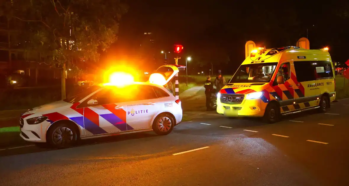 Motorrijder en fietser in botsing bij verkeerslicht - Foto 3