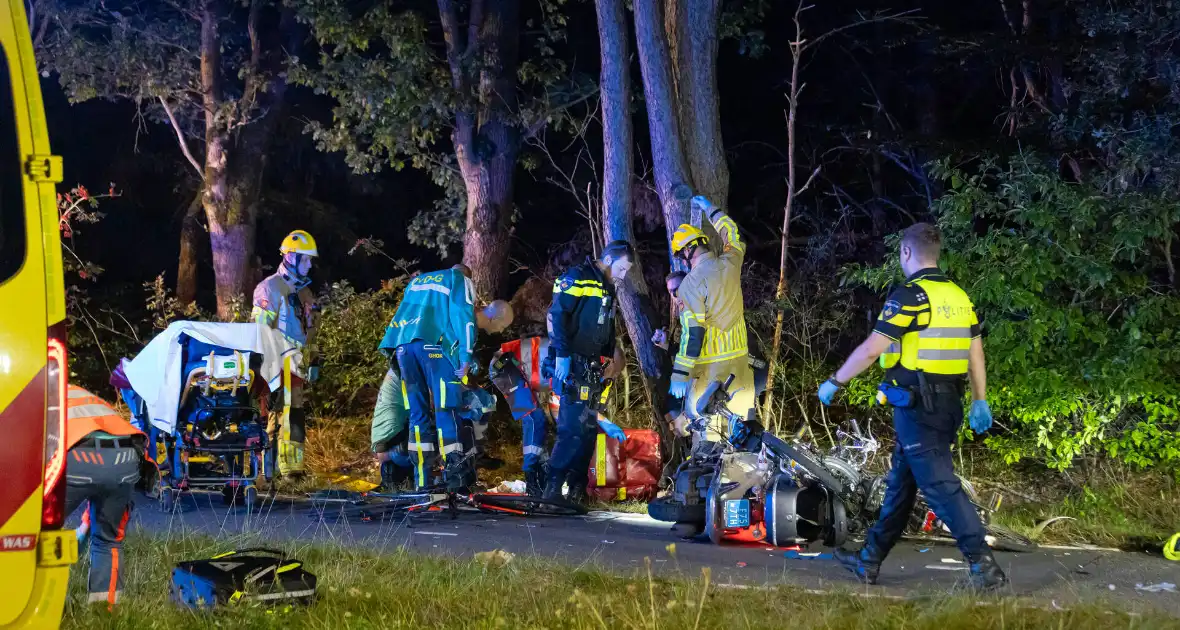 Meerdere gewonden bij botsing tussen scooter en fietsers - Foto 10