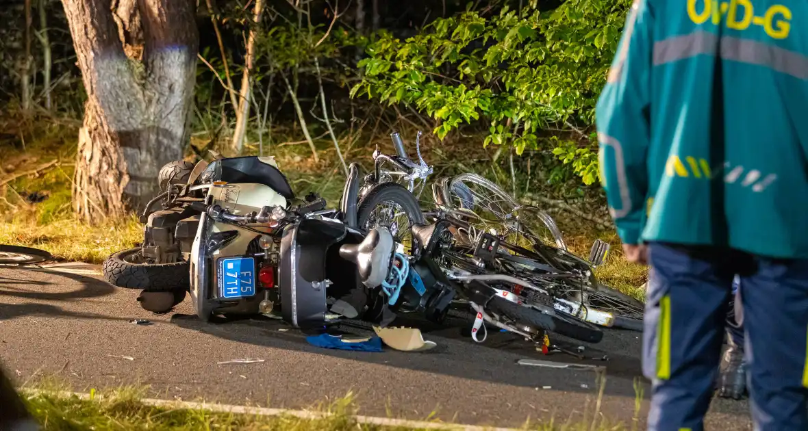 Meerdere gewonden bij botsing tussen scooter en fietsers - Foto 2