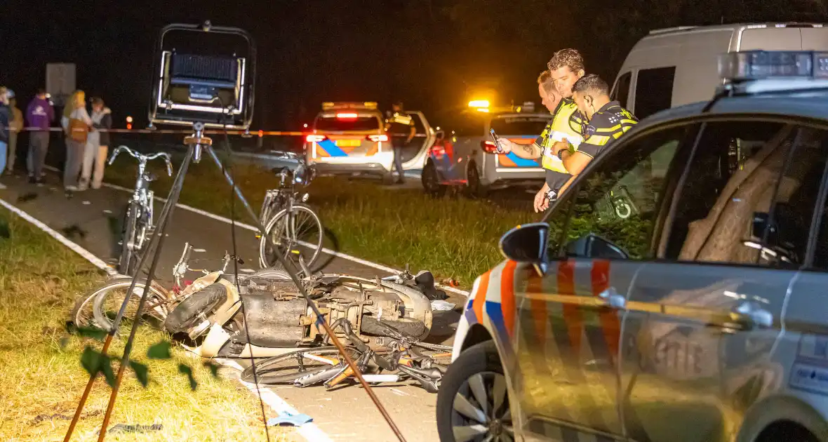 Meerdere gewonden bij botsing tussen scooter en fietsers - Foto 4