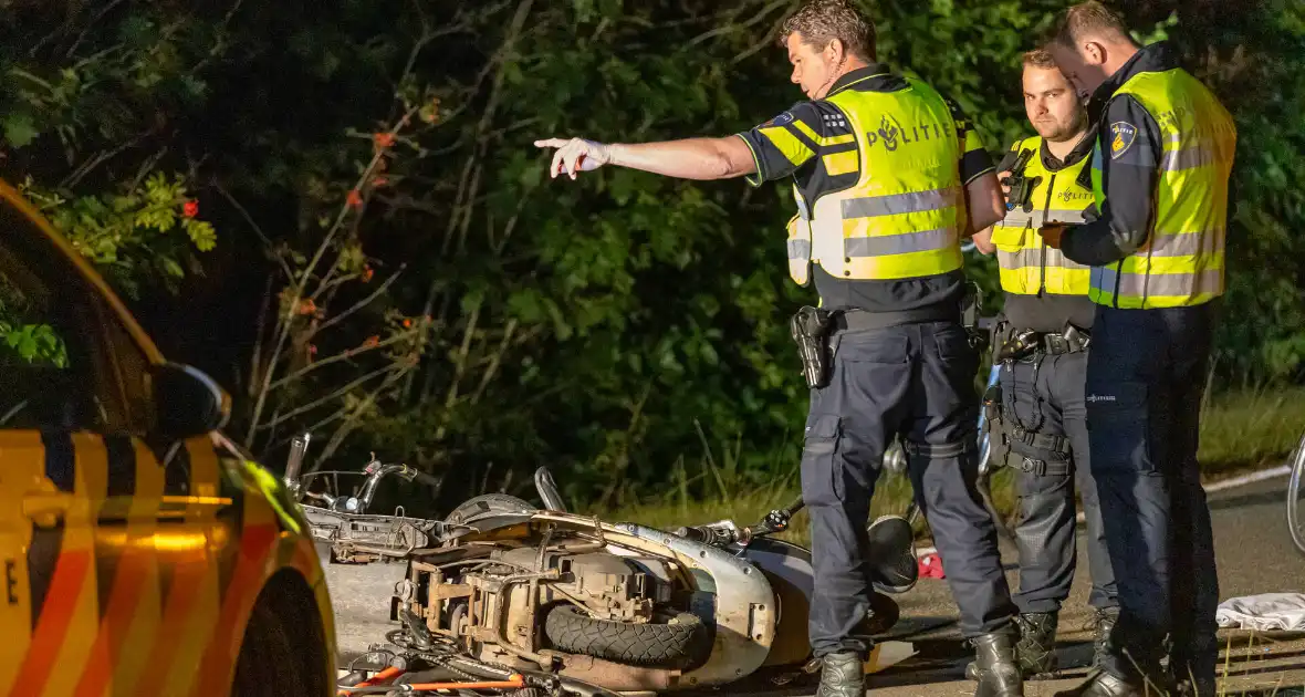 Meerdere gewonden bij botsing tussen scooter en fietsers - Foto 5