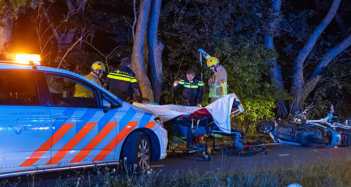 Meerdere gewonden bij botsing tussen scooter en fietsers - Foto 9