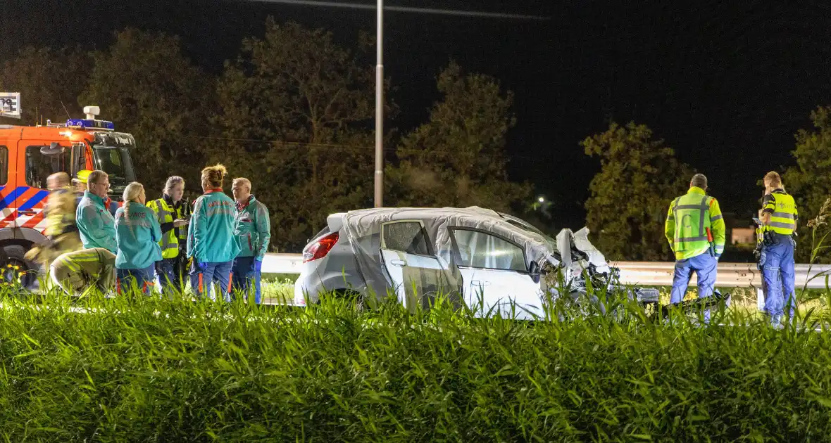 Dodelijk ongeval na botsing met vrachtwagentrailer - Foto 13